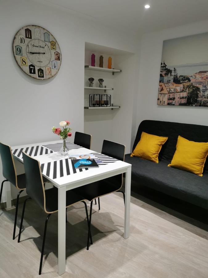 Апартаменты Loft 55 Оэйраш Экстерьер фото